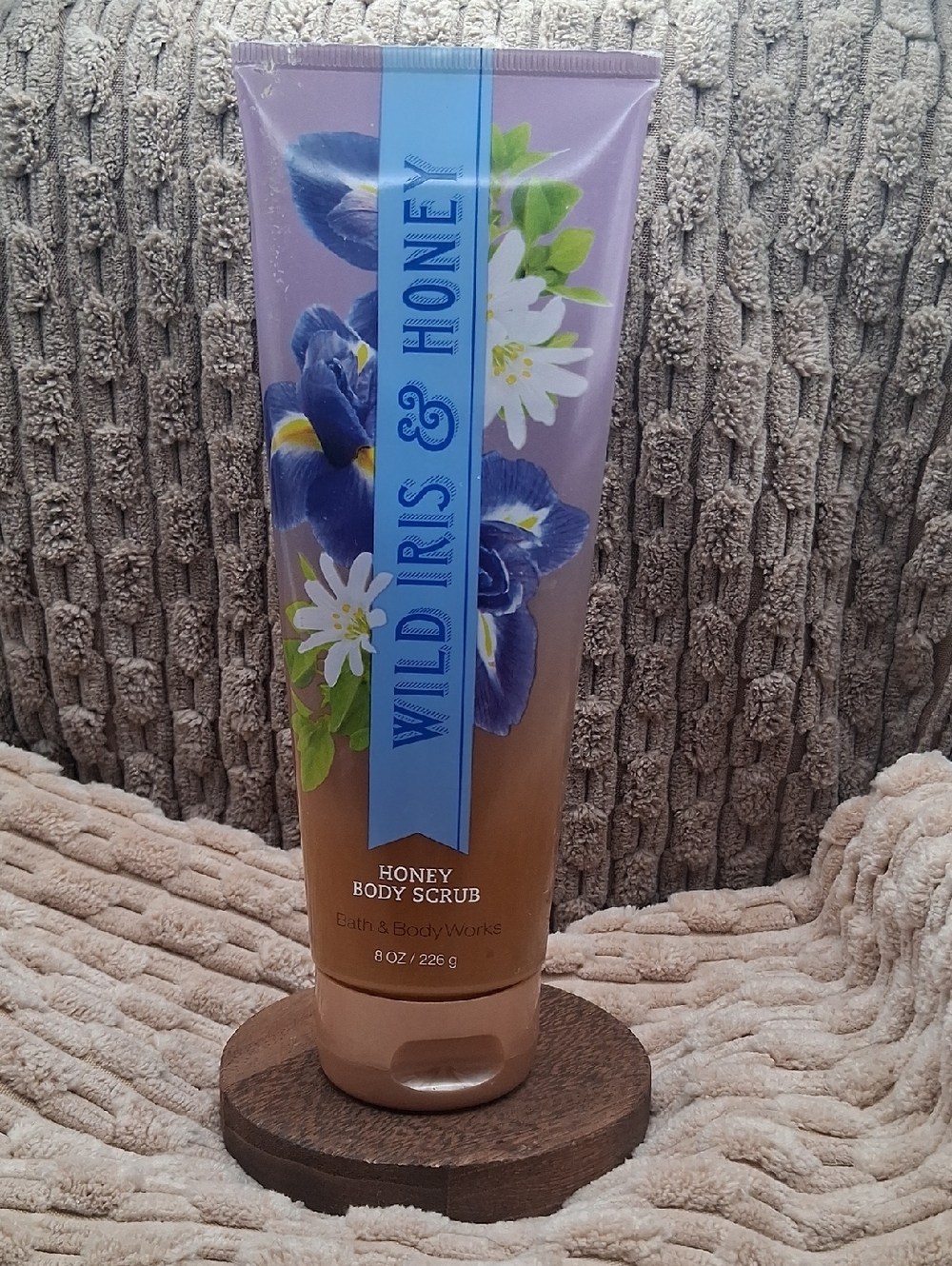 Bath & Body Works Wild Iris & Honey Body Scrub